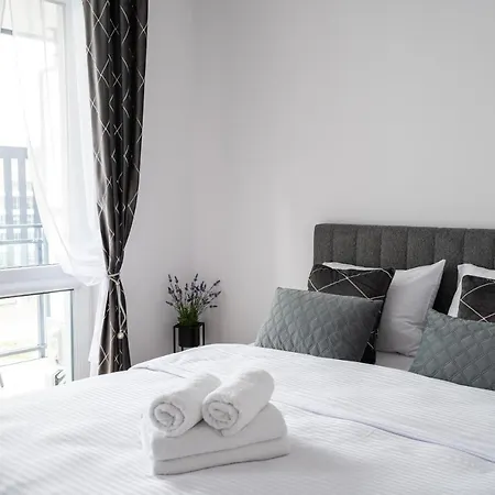 Modern Space Glamour Apartment Warsaw