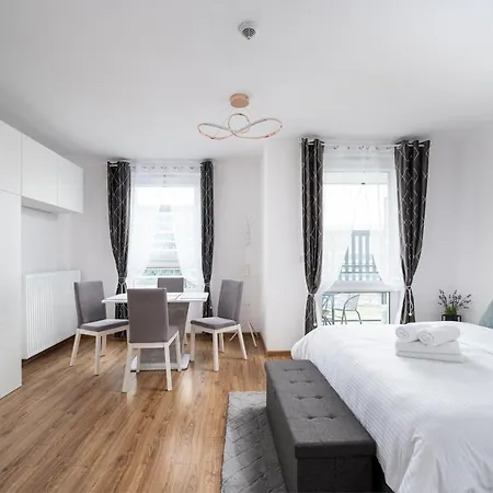 Modern Space Glamour Apartment Warsaw
