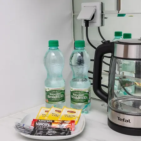 Modern Space Glamour By Bookinghost *