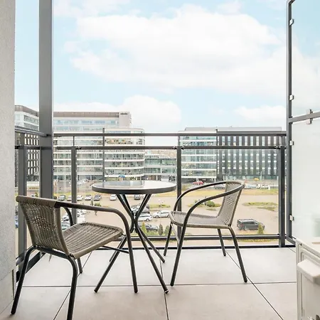 Modern Space Glamour By Bookinghost *