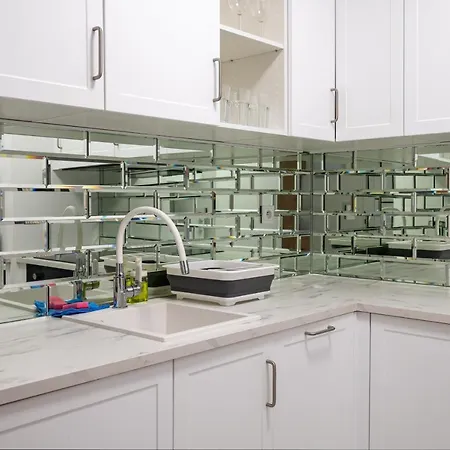 Modern Space Glamour By Bookinghost * Warschau